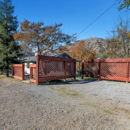 The Kaweah River Cabin sleeps up to 8 guests, located 3 minutes from entrance