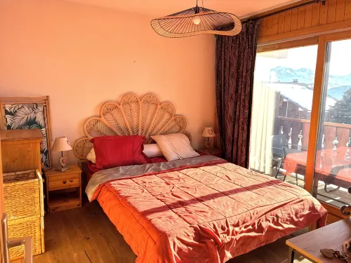 Bright south-facing apartment, 12m2 balcony, splendid view of the resort at the foot of the slopes - Wifi