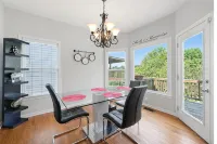 Beautiful Downtown Brick Road Home Oasis With Stadium View