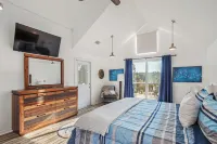 Wake up to river views:dreamy 4 bedrooms escape by the city beach in Dunnellon. - Wifi