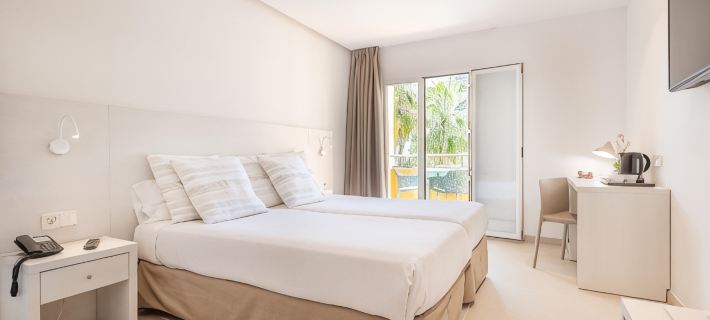 Hotel Flor Los Almendros Hotels in Peguera