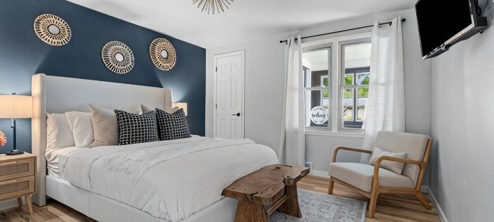 Gatsby Hideaway:  Boutique stay less than a mile to Lambeau Field Hotels in Green Bay