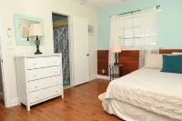 Vacation Lovers Blue Water Paradise: 2-bedroom condo with AC, WiFi in Freeport - salle de sport
