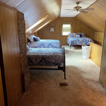 Cozy cottage with WiFi in East Tawas - 3 bedrooms