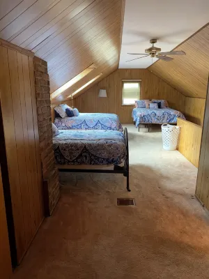 Cozy cottage with WiFi in East Tawas - 3 bedrooms