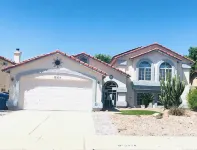 Cheerful 4 bed3 ba home with pool heated Hotels in Ahwatukee Foothills