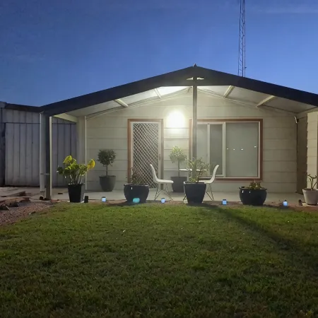 The Flat on Muddy- Welcome to your stylish home away from home!