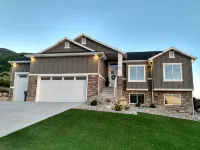 Entire Home Sleeps 16, Near Ski Resorts, Private Hot Tub, and Fireplace over Tub - 健身室/gym room