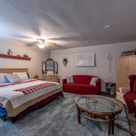 Driftwood Suite at Lake Sometimes