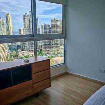 Beutiful High Floor Apartment in the Best Location Rooms