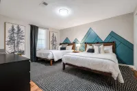 Lazy Bear Lodge / Game Room / Theater Room / Hot Tub - Pool