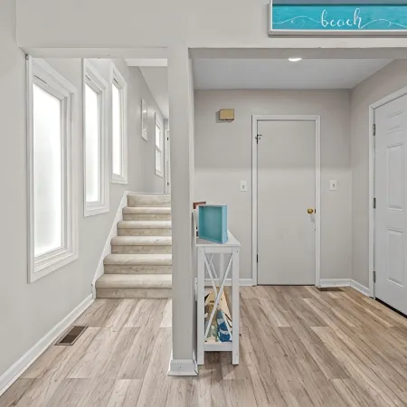 Cozy 3-bedroom condo with AC and WiFi in charming Virginia Beach Отели рядом с достопримечательностью «Чикс-Бич»