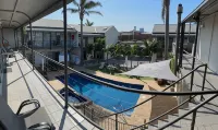 Moonlight Bay Apartments - Pools