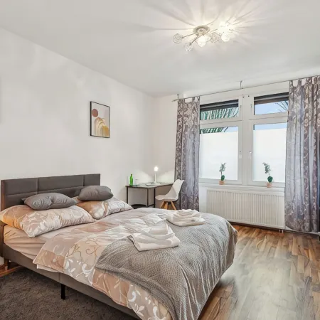 Central location... Ideal for business people, fitters...3 rooms, WiFi, SmartTVs
