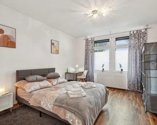 Central location... Ideal for business people, fitters...3 rooms, WiFi, SmartTVs Hotels in Mettmann