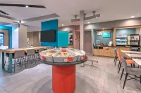 avid hotel AUSTIN NW - LAKELINE by IHG - breakfast
