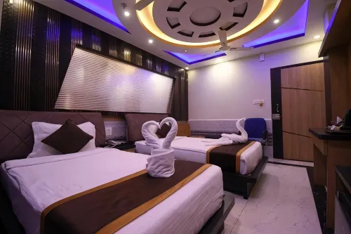 Hotel Adhunik - Bintang 2