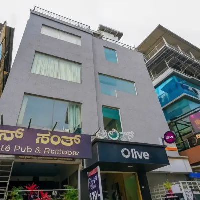 Olive Zip Rest House Road by Embassy Group Hotels in der Nähe von Einkaufszentrum Garuda Mall