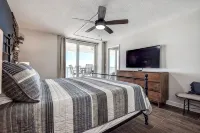 Sweeping views from this 3 bed/2bath condo - واي فاي
