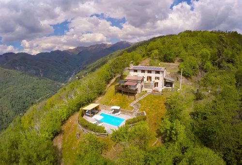Stunning hilltop Tuscan farmhouse.  Private pool with spectacular views. - Pools