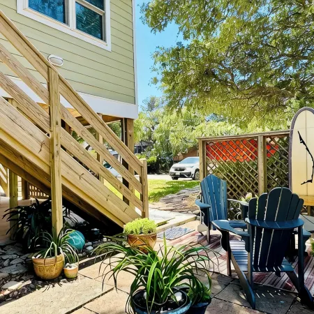 Oceanside 1Br Private Apt with Two YMCA Passes Including Outdoor & Indoor Pools