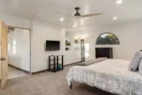 5bd, 3.5bath home - family & pet friendly,11 min to downtown area, fireplaces - Homestays