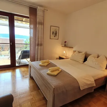 Comfortable apartment with sea view, close to the beach, family-friendly,  WiFi