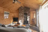 Newly Renovated Rustic Cabin - Alphydda