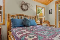 Tahoe Donner Retreat Easy Winter Access Sleeps 8 Near Skiing - 4 tähden