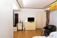 Kumala Hotel Bandung - 2-Star