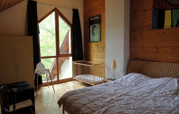 Spacious apartment of 70m2 / 6p. in chalet well located 500m from the village of Allos