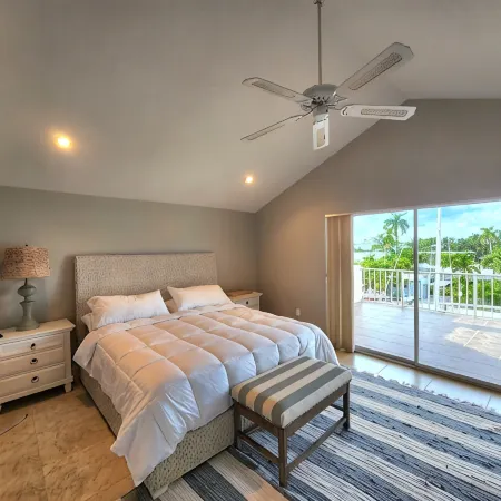 Islamorada Keys Waterfront Heated Pool Hottub Luxury Canal Home w Private Dock