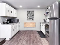 Pennwood Guesthouse Private Basement Suite - Homestays