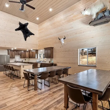 Cabin Lodge at Panguitch Lake Sleeps 18, wifi, good roads, year round access