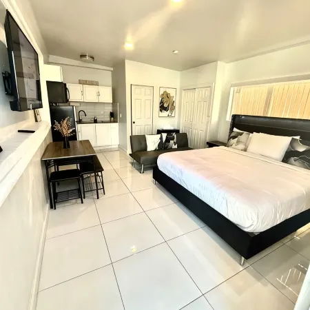 Private Paradise in Miami !!Brand new apartmentGreat locationFamily friendly