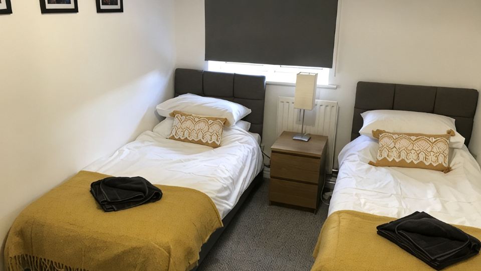 Riverside Home. 3 Bedroom. Free Parking. 10 mins to Newcastle Centre
