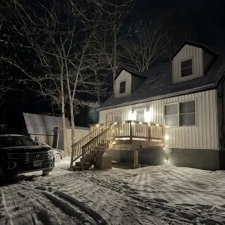 Completely renovated house in amenities-filled Masthope community / Ski Big Bear