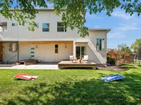 Modern House, Fully Fenced, Private Balcony, Fire Pit, Close to Ski Resorts Hotels in Millcreek