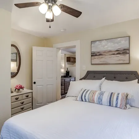 Comfy and Clean 1 Bedroom Flat in Trendy Midtown