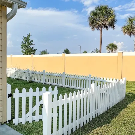 Upgraded Home in The Villages! Golf Cart Included, Community Pools and Much More