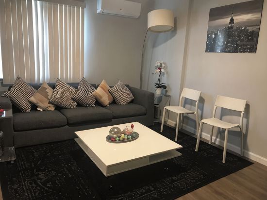 30 mins to Times square, Beautiful spacious apt in Queens