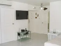 Luxurious beach  front self-catering apartment in the heart of Ocho Rios Jamaica - Homestays