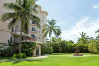 Gorgeous Two-Story Penthouse Private Community on the Beach! Hotels in 