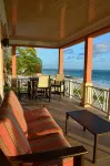 NEMO HOUSE-Luxury Beachfront on perfect Beach-Perfect for 4 couples / 2 families - 4 ดาว