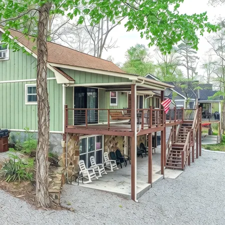 A Shore Thing - no steps to dock! Hot tub, fire pit ~ Sleeps 22 ~