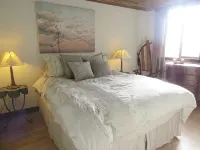 Breathtaking Views of Yellowstone on the Yellowstone River in a Luxury Lodge! - Balkoner