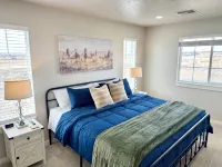 Private Upstairs Apartment with Game Room on 5 Acre Ranch - Homestays