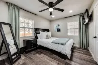 Walk to at&T Stadium & Globe Life! 3Br Home with Hot Tub & Backyard Oasis - 4-نجوم