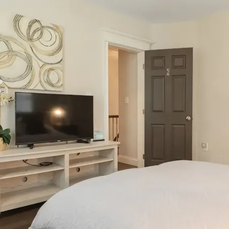 Spacious Modern Luxury Duplex Near Boston & Cambridge - Free Parking