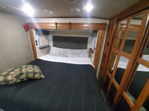 Luxury RV nested in a country setting,  Only 9 minutes from Sanford airport! - 4-Star